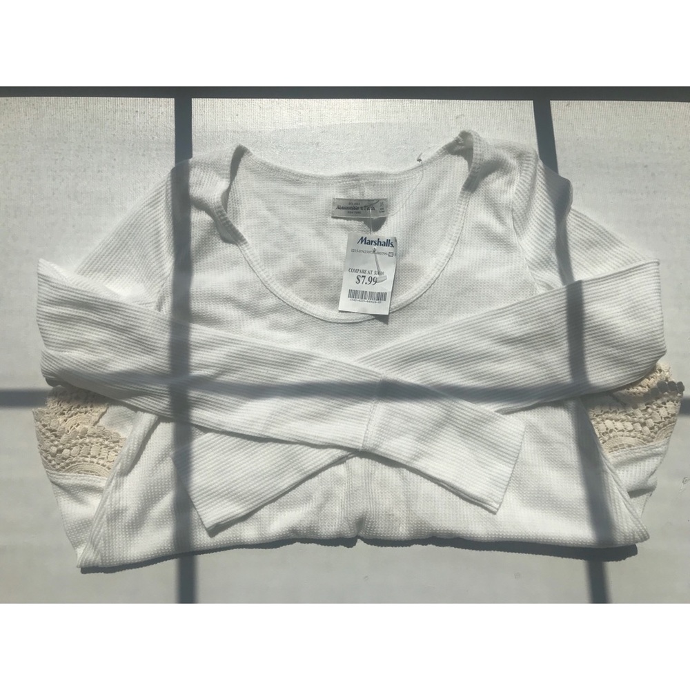 • ABERCROMBIE & FITCH lace long sleeve top •